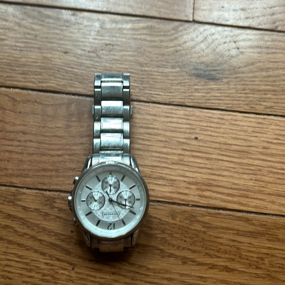 Pre-love coach watch. Needs new batteries. - Picture 6 of 7